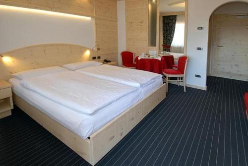 Hotel Flora Alpina Campitello di Fassa Dış mekan fotoğraf