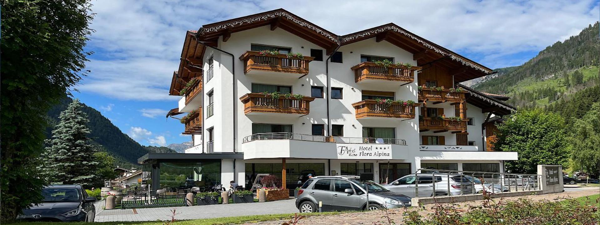 Hotel Flora Alpina Campitello di Fassa Dış mekan fotoğraf